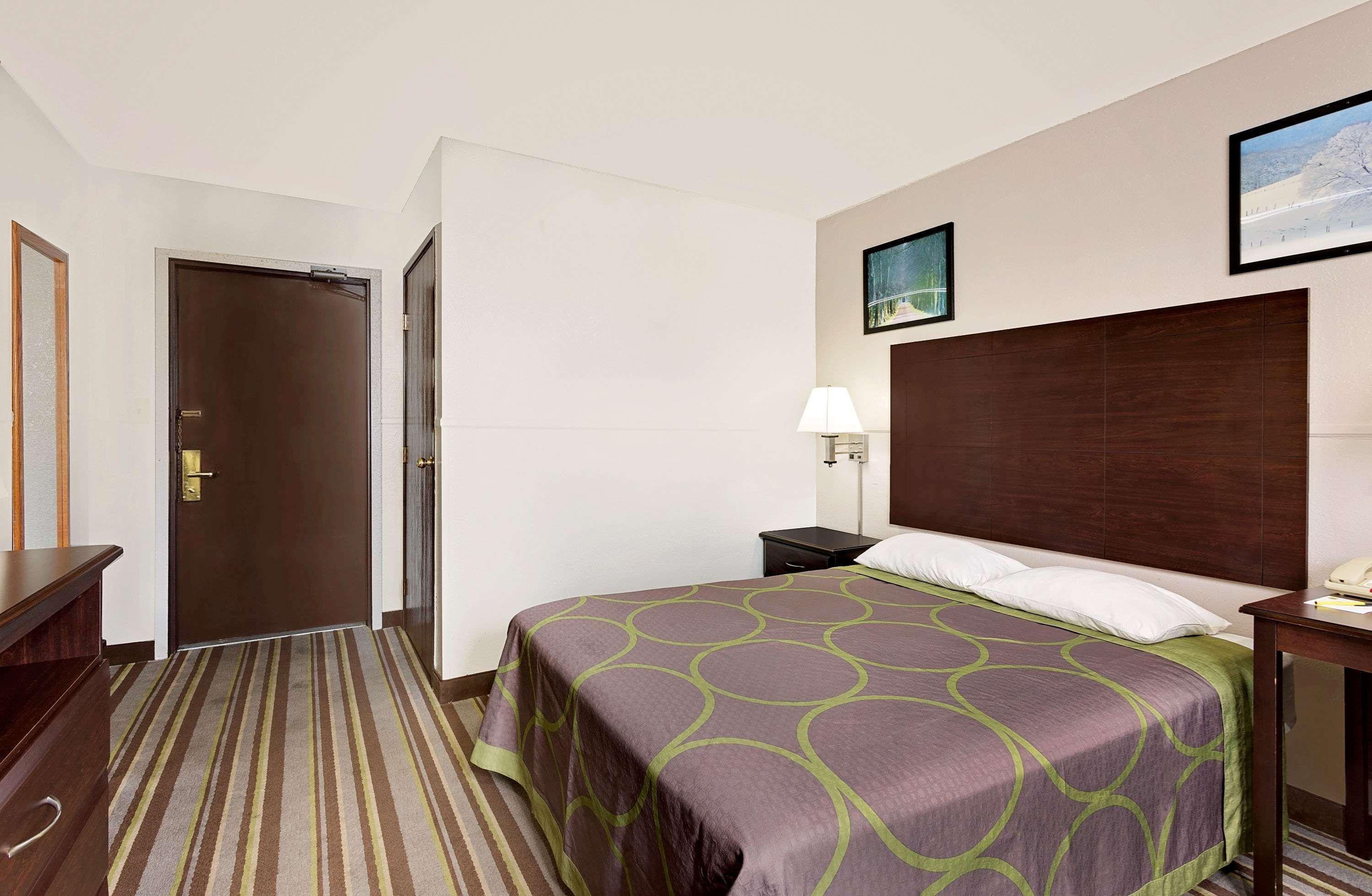 Super 8 By Wyndham Waynesboro Hotel Luaran gambar