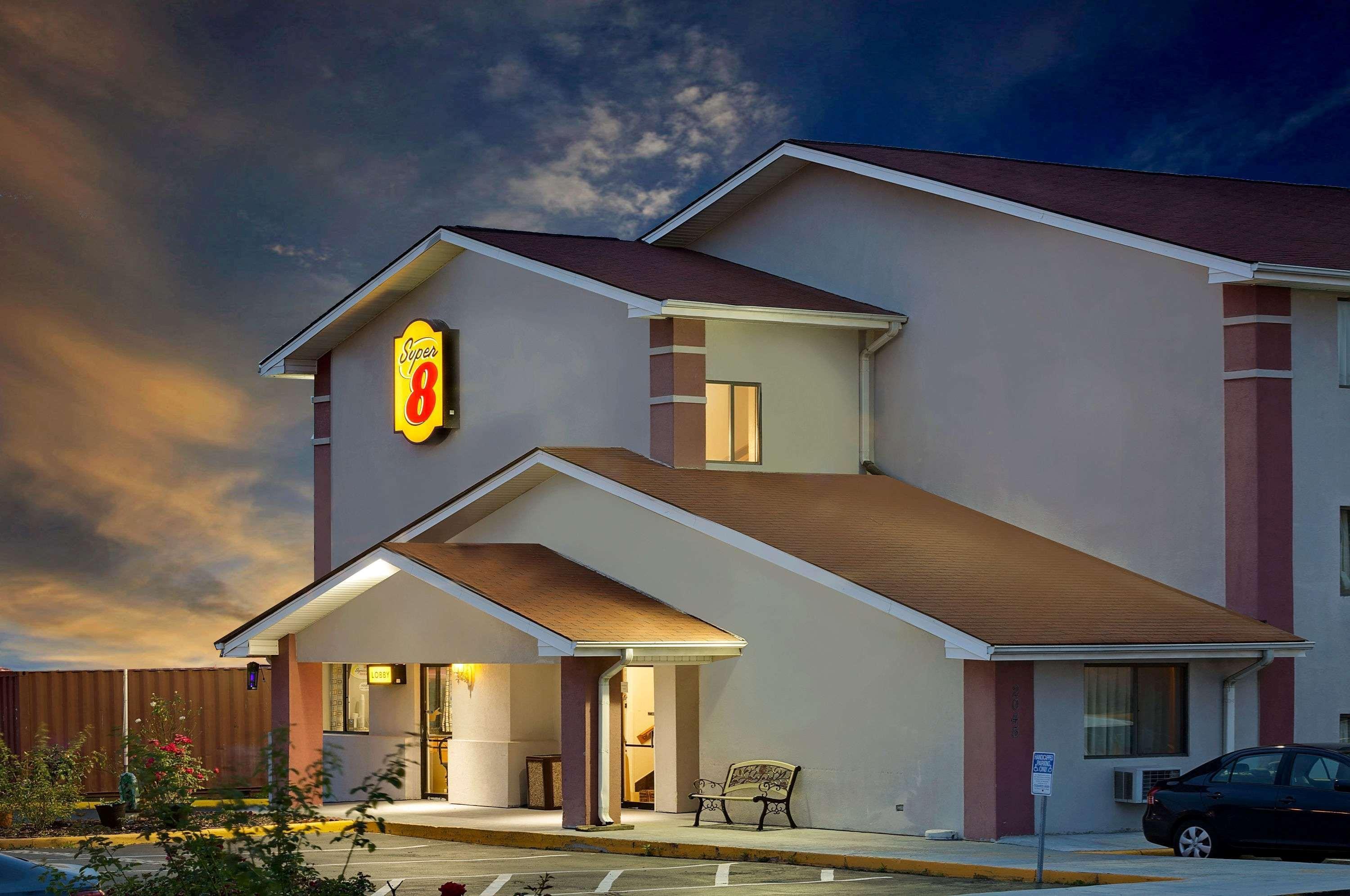 Super 8 By Wyndham Waynesboro Hotel Luaran gambar